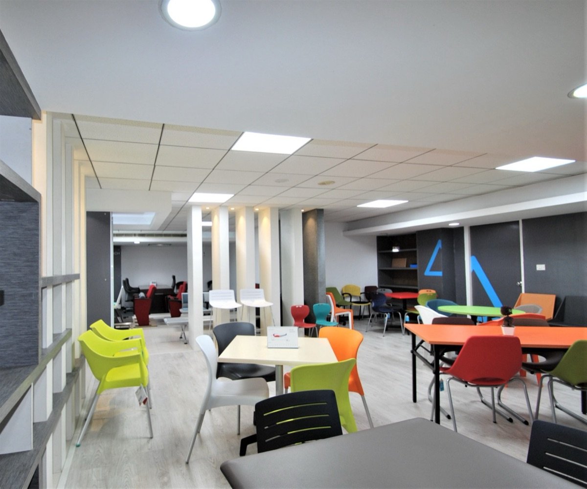 Monarch Furnitures 2